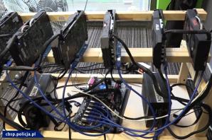 Rozbita grupa, której członkowie oszukiwali pokrzywdzonych poprzez platformy inwestycyjne rynku FOREX