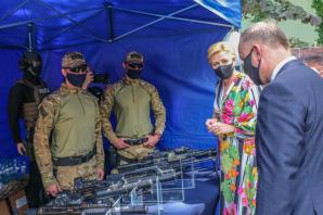 [VIDEO] Bezpieczne wakacje z parą prezydencką