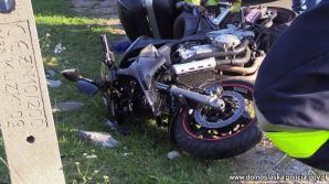 Nietrzeźwy motocyklista bez uprawnień uderzył w słup energetyczny. Piłeś alkohol - nie wsiadaj za kierownicę!