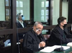 [VIDEO] Wyłudził 67 mln zł, do więzienia nie idzie, bo „jest biedny”, chory na zwolnieniu „i musi leżeć”. A Mercedesem podjechał do salonu BMW! Czy Prezesi dolnośląskich sądów, którzy dają się mu nabierać na te prostackie kłamstwa, podadzą się do dymisji?