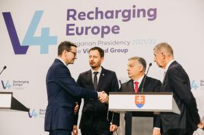 [VIDEO] Premier po spotkaniu z liderami V4 i premierem Chorwacji: poziom solidarności jest budujący i bezprecedensowy. Tematem wiodącym obu spotkań była aktualna sytuacja na polsko-białoruskiej granicy