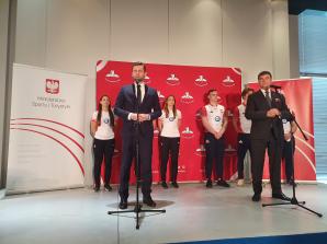 Polska zorganizuje Mistrzostwa Europy w rugby 7. Impreza została odebrana Rosji. Wśród drużyn wystąpią m.in. Hiszpania, Francja, Irlandia, Szkocja, Walia, Belgia, Włochy, Portugalia, Niemcy, Gruzja