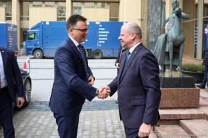 [VIDEO] Wystąpienie marszałka Sejmu w litewskim Sejmie z okazji 35. rocznicy odrodzenia niepodległości Litwy