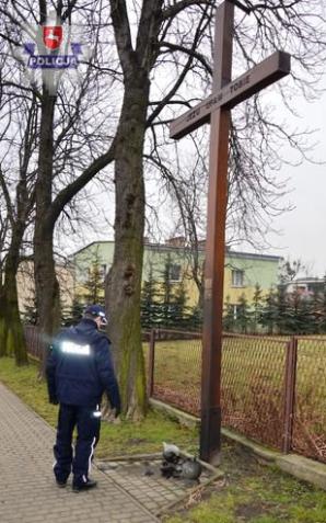 Kompletnie pijany 22-latek podpalił krzyż przy Sanktuarium Matki Bożej Sokalskiej