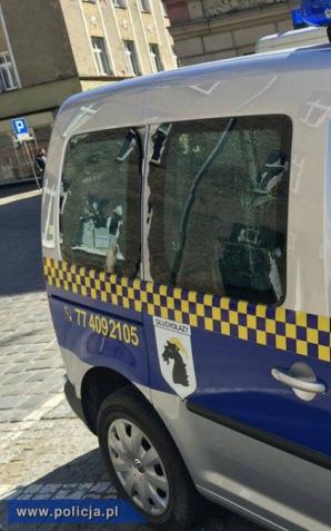 Opole: Ostrzelał wóz straży miejskiej. Grozi mu 5 lat więzienia
