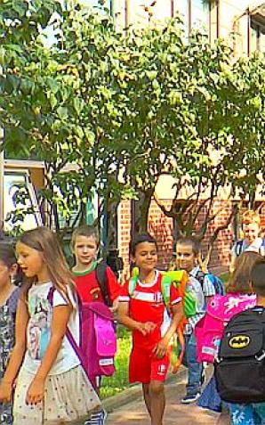 [VIDEO] Szef MSWiA: Policjanci będą odbywać więcej spotkań z dziećmi i będą uczyć je zasad ruchu drogowego