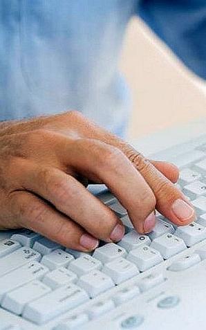 Przed świętami rośnie gotowość Polaków do pomagania. Do dobroczynności coraz bardziej zachęcają media społecznościowe i nowe technologie