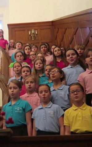 [VIDEO]: Berlin: Chór DON DIRI DON śpiewa dla Niemców i niemieckiej Polonii