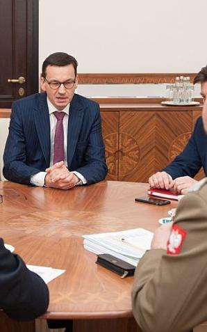 Spotkanie premiera z przedstawicielami resortów obrony narodowej, energii i zdrowia