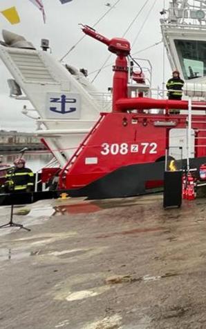 Strażak-28  uroczyście przyjęty do służby