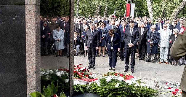 Premier Szydło uczciła 72. rocznicę wybuchu Powstania Warszawskiego
