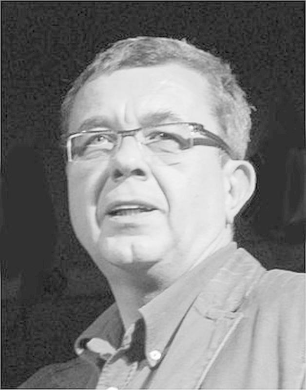 Odszedł Grzegorz Miecugow. Żegnają go w tej chwili na Powązkach najbliżsi, dziennikarze, przyjaciele, aktorzy