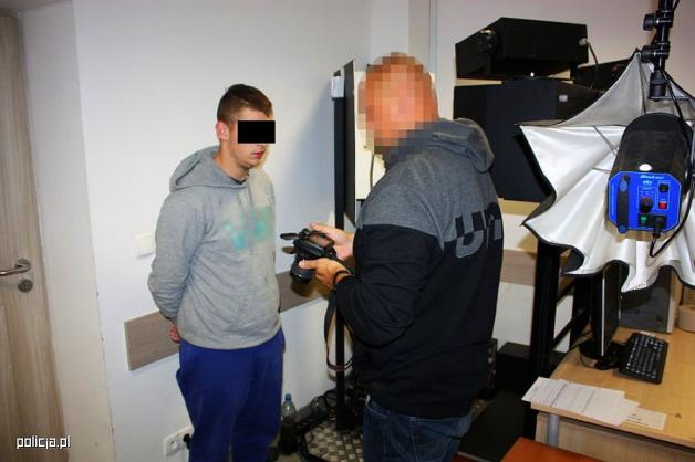 Kolejni fałszywi policjanci zatrzymani na gorącym uczynku