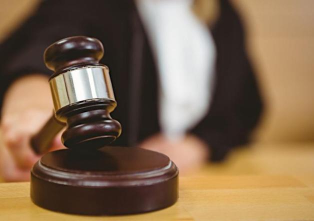 Akt oskarżenia przeciwko 12 osobom, w tym byłemu posłowi